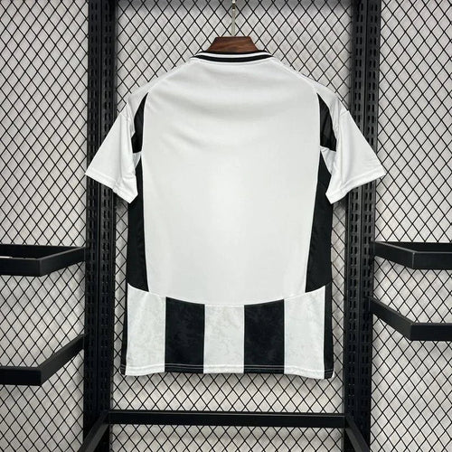Juventus Heimtrikot mit Sponsoren