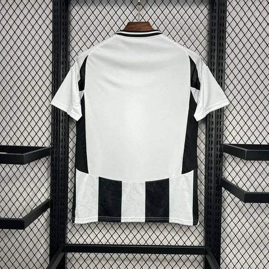 Juventus Heimtrikot mit Sponsoren