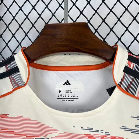 Bayern München Auswärtstrikot 2025/2026