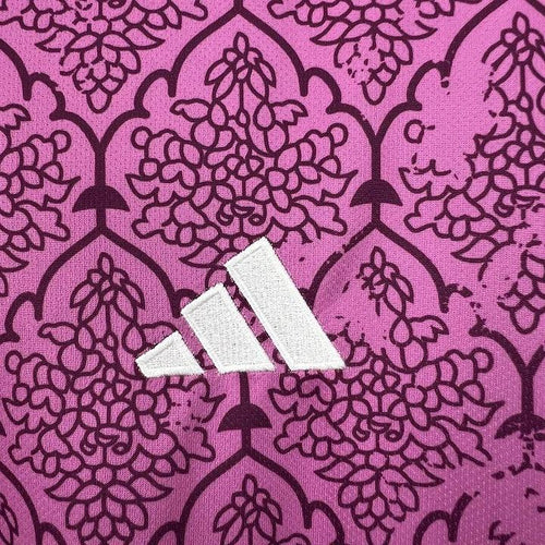 Real Madrid Special/Sondertrikot Rosa 2024/2025