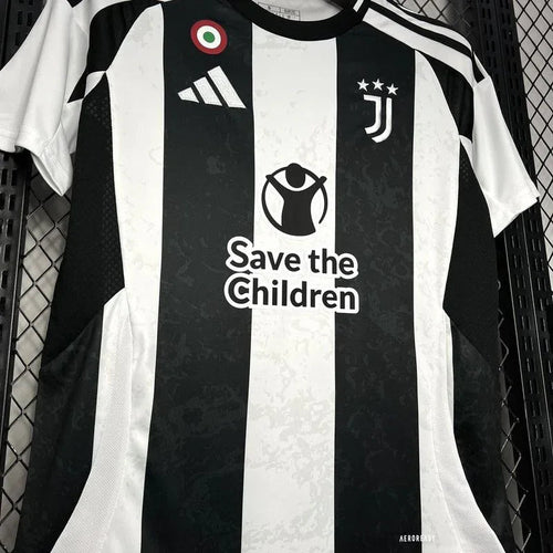 Juventus Heimtrikot mit Sponsoren