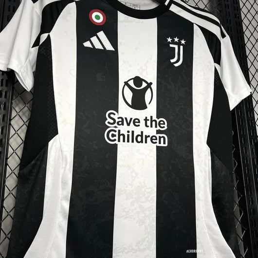 Juventus Heimtrikot mit Sponsoren