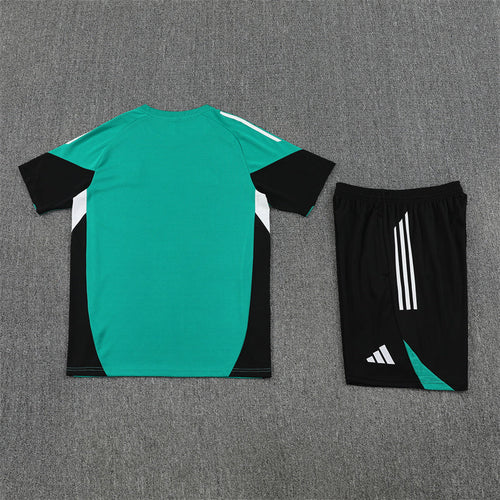 Liverpool Shorts Set