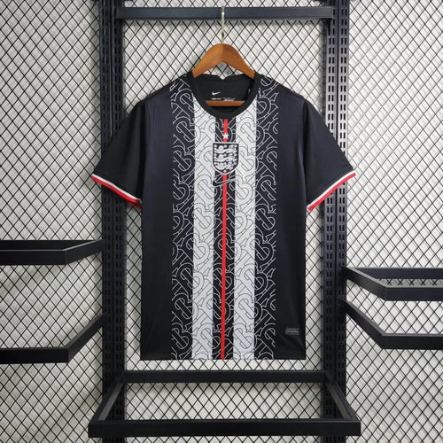 Konzept Trikot England 2024/2025 Burberry