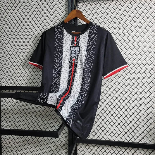 Konzept Trikot England 2024/2025 Burberry