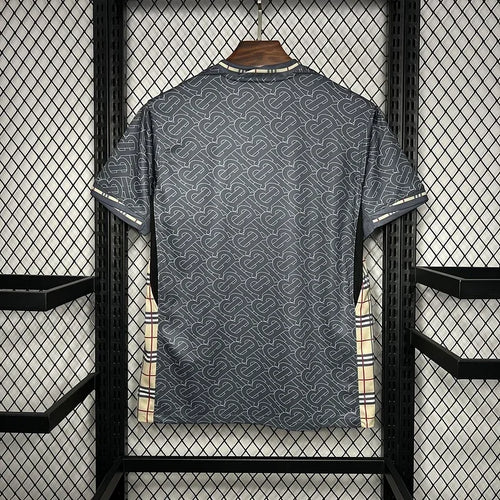 Konzept Trikot England 2024/2025 Burberry