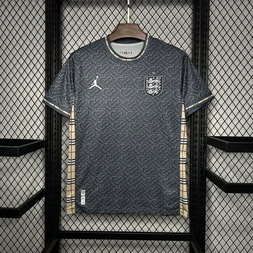 Konzept Trikot England 2024/2025 Burberry