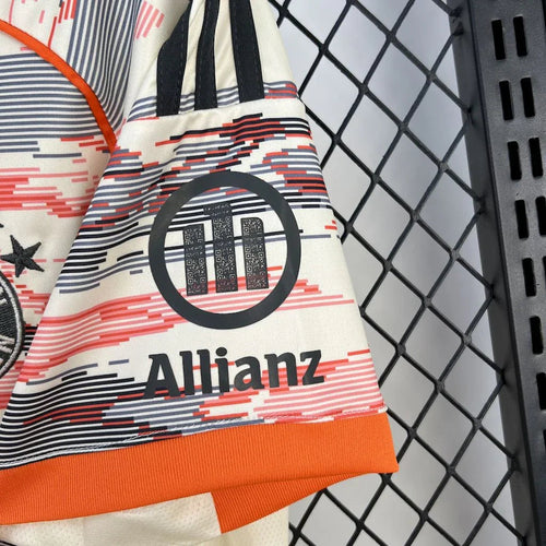 Bayern München Auswärtstrikot 2025/2026